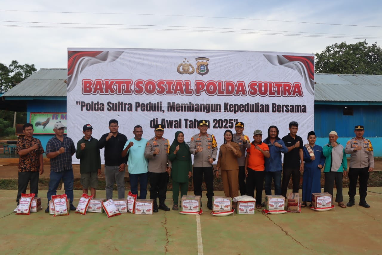 Kapolda Sultra Serahkan 200 Paket Bantuan Sosial Kepada Masyarakat Langgikima