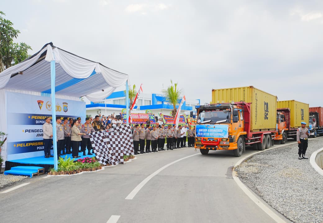 Percepat Pemulihan Akses, Kapolri Pantau Pembangunan Jembatan Bailey di Sumbar